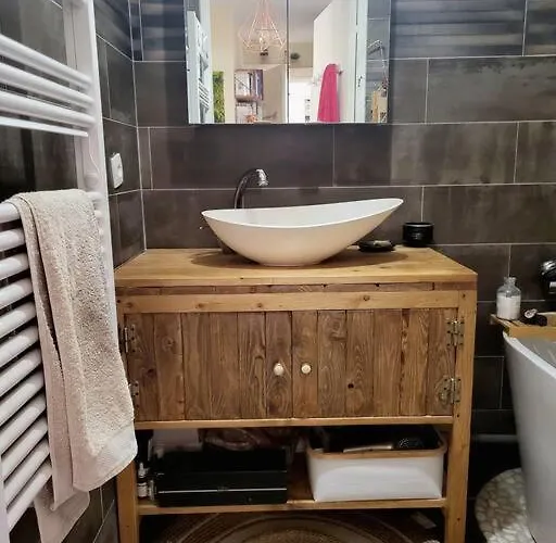 Invitation A La Detente Nice